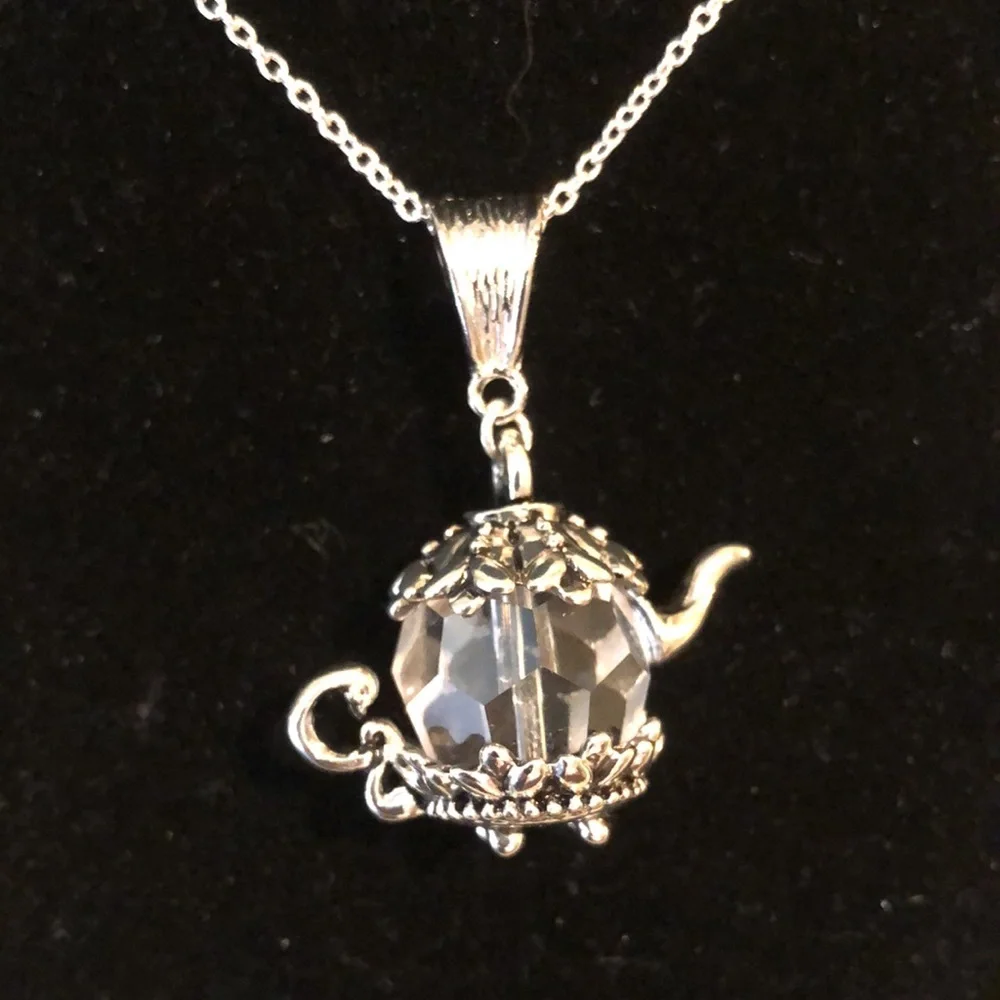 - Tea Pot Necklace - Picture 4 of 8